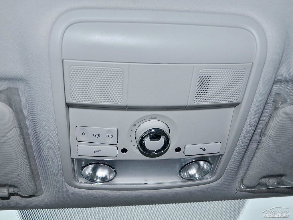 流光金明銳車廂內(nèi)飾圖片