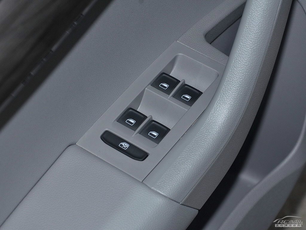 流光金明銳車廂內(nèi)飾圖片