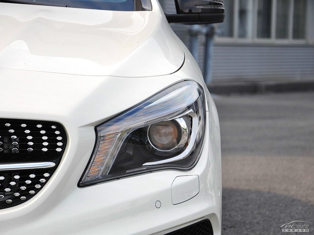 奔馳CLA級(jí)外觀高清大圖