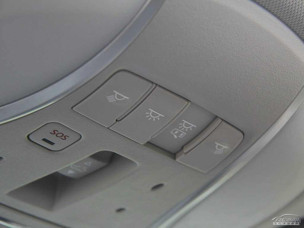 瑩貝白英菲尼迪Q70L車廂內(nèi)飾圖片