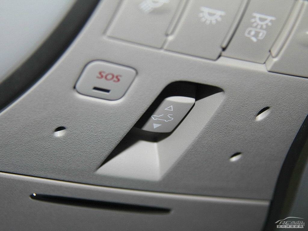 瑩貝白英菲尼迪Q70L車廂內(nèi)飾圖片
