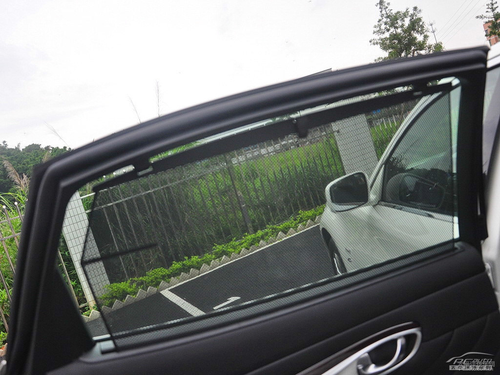 瑩貝白英菲尼迪Q70L車廂內(nèi)飾圖片