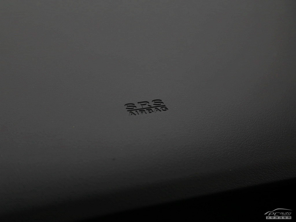 指南者(進口)內(nèi)飾高清大圖