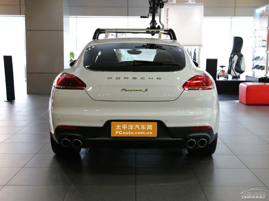 白色Panamera整車外觀外觀圖片