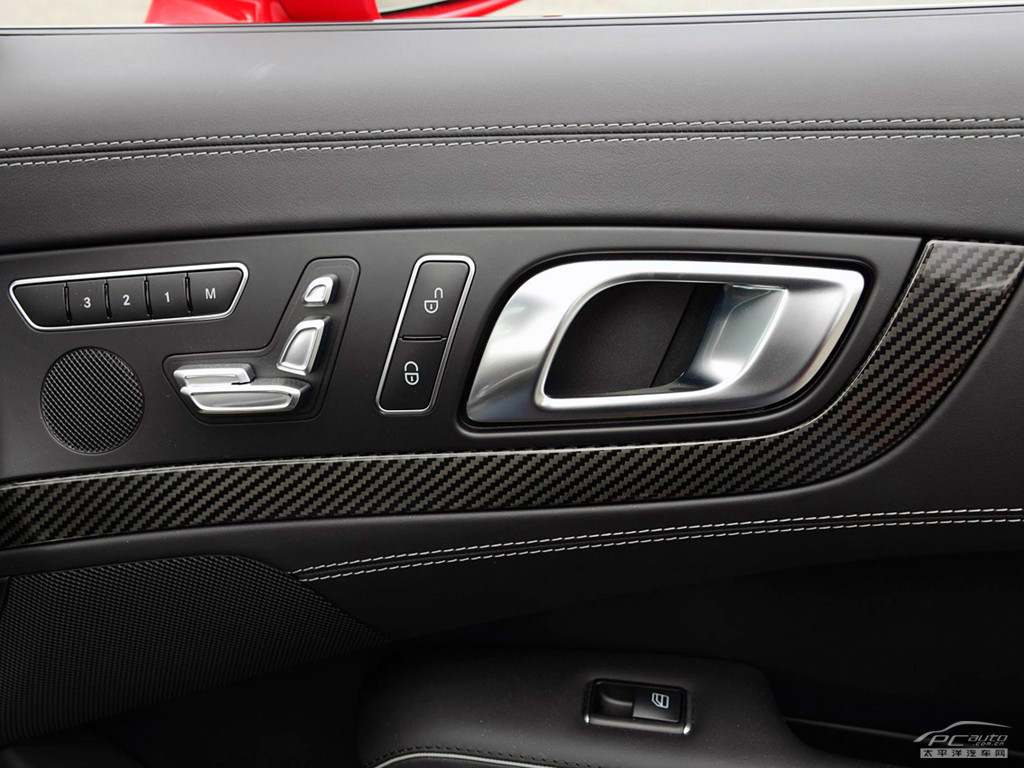 SL級AMG內(nèi)飾高清大圖