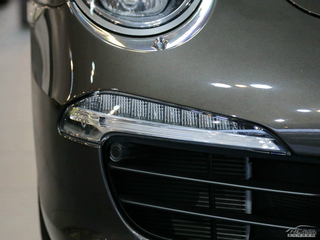 煙棕保時捷911車頭外觀圖片