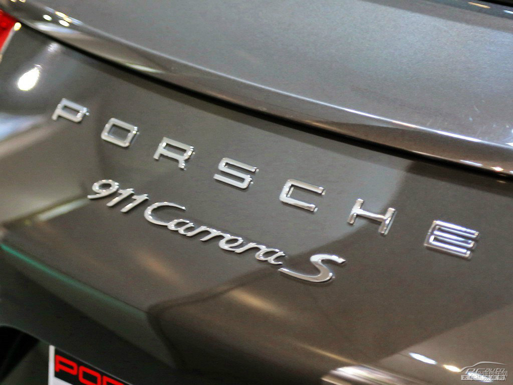 煙棕保時(shí)捷911車尾外觀圖片