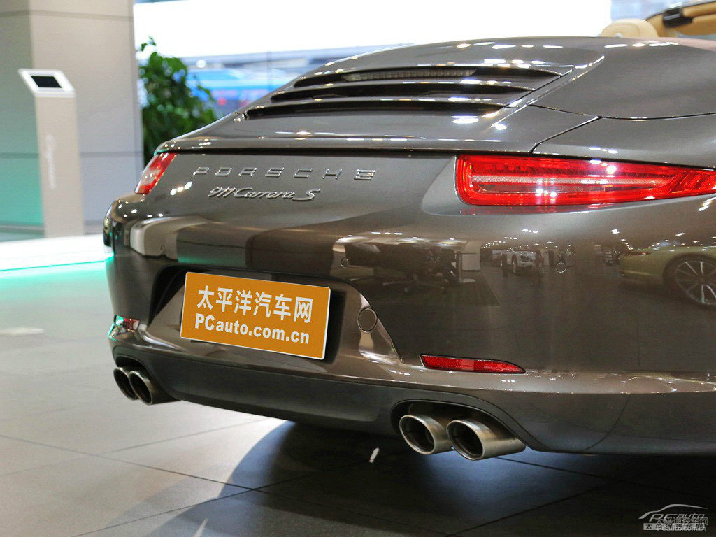 煙棕保時(shí)捷911車尾外觀圖片