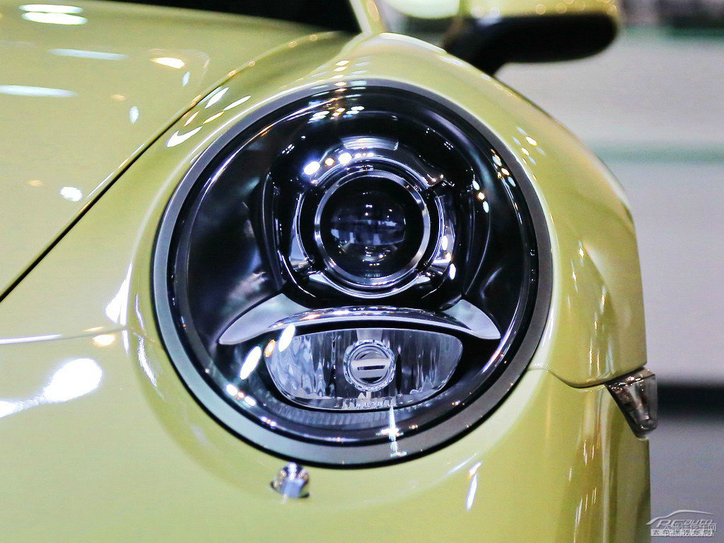 檸檬金保時(shí)捷911車(chē)頭外觀圖片