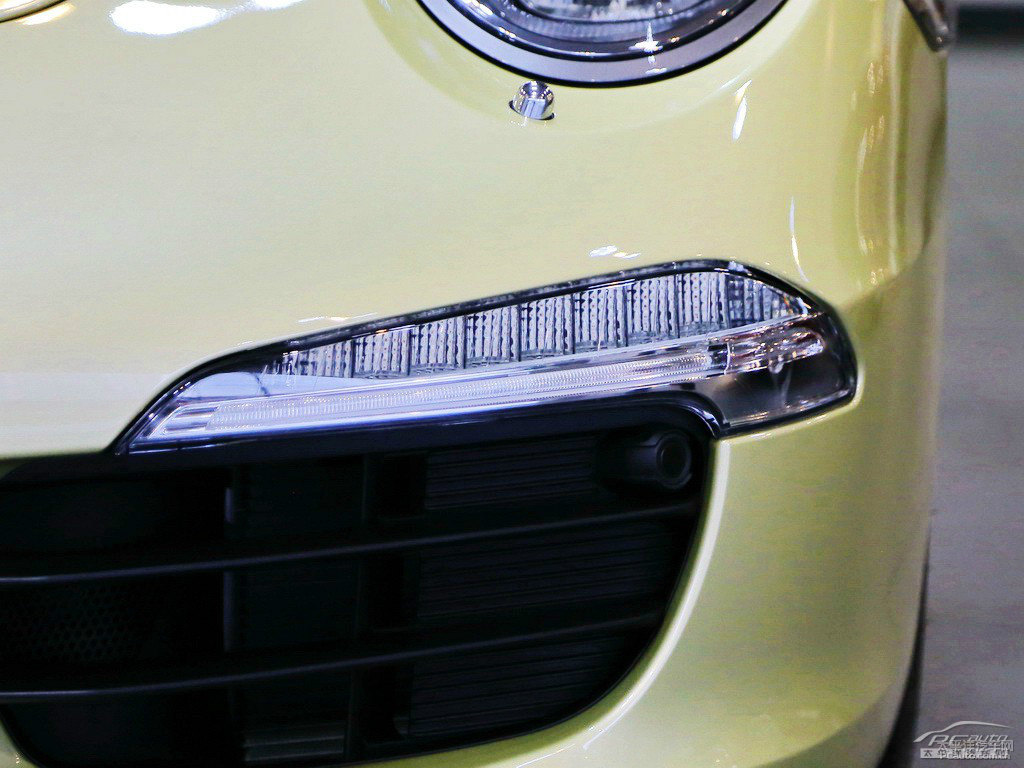 檸檬金保時(shí)捷911車(chē)頭外觀(guān)圖片