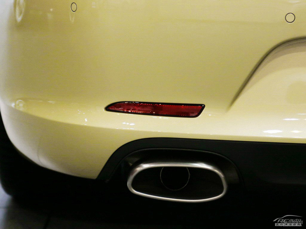 檸檬金保時(shí)捷911車(chē)尾外觀圖片
