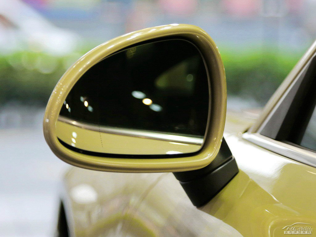 檸檬金保時捷911車身外觀圖片