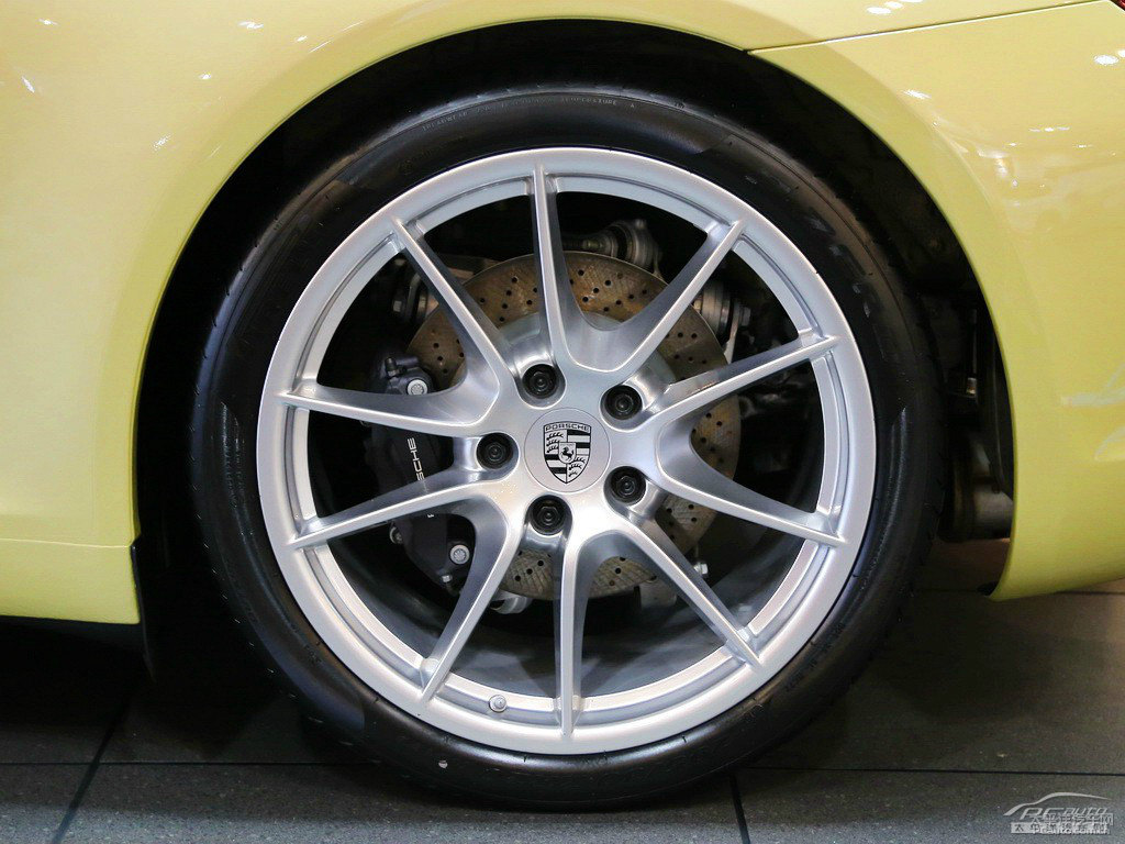 檸檬金保時捷911車身外觀圖片