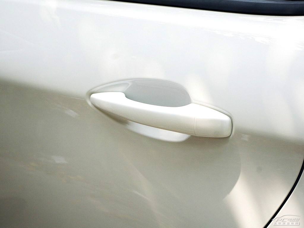 標(biāo)致2008外觀高清大圖
