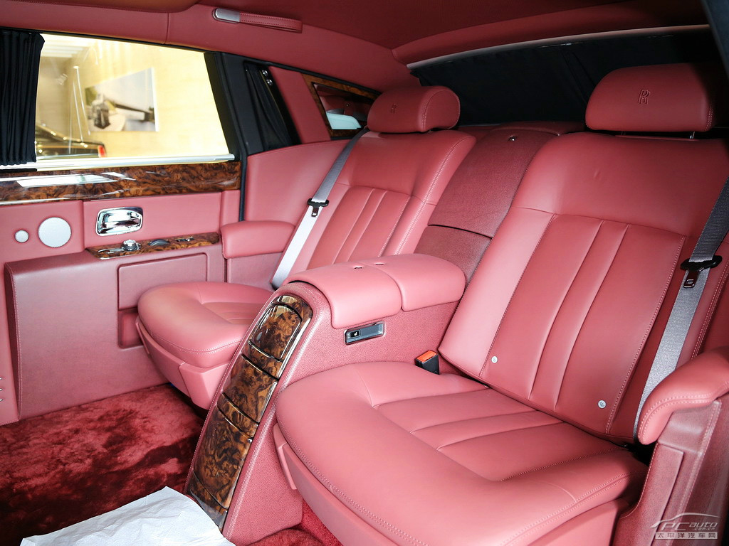 幻影內(nèi)飾高清大圖