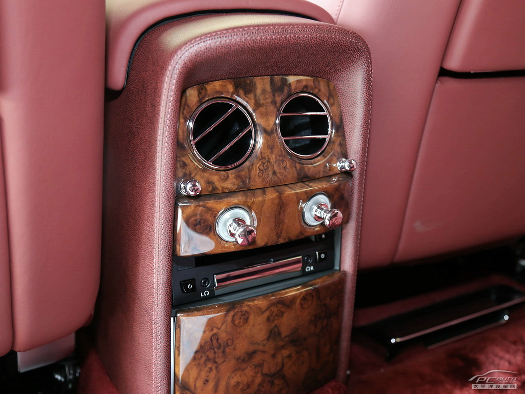 幻影內(nèi)飾高清大圖