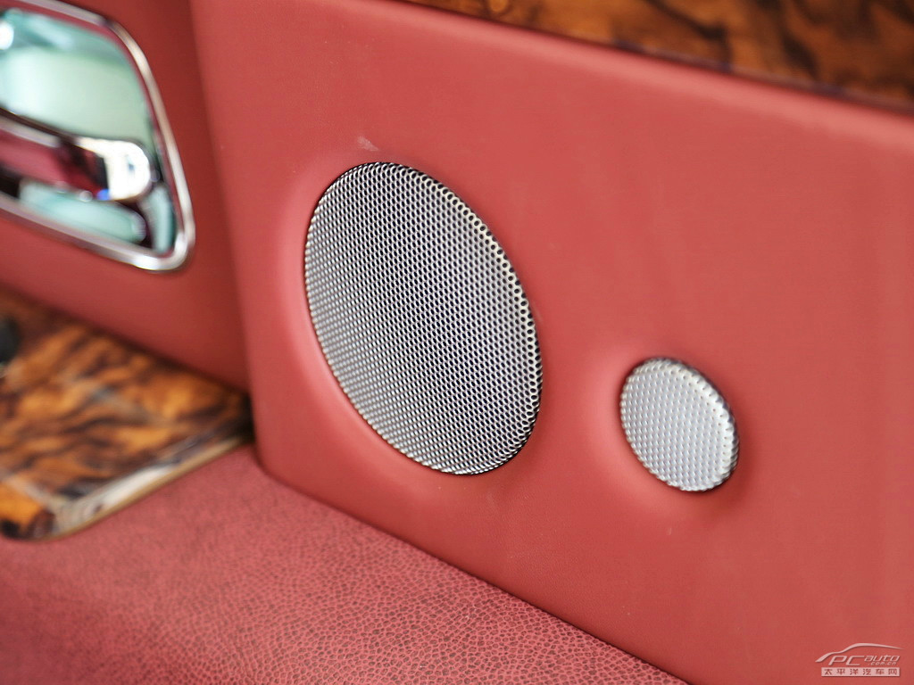 幻影內(nèi)飾高清大圖