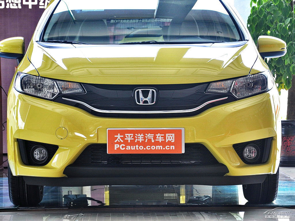 新月黃飛度車(chē)頭外觀圖片