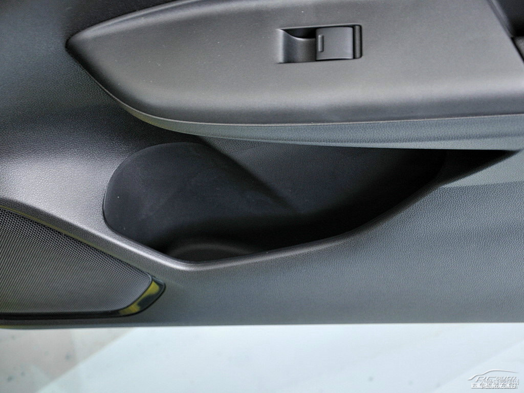 新月黃飛度車廂內(nèi)飾圖片