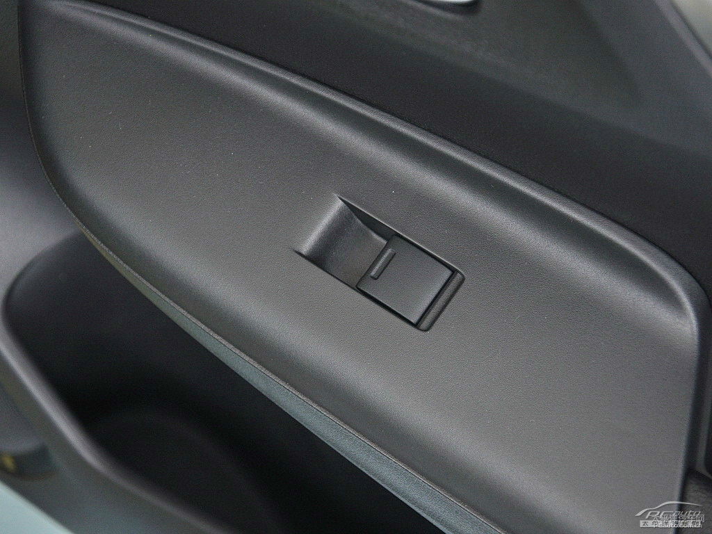 新月黃飛度車(chē)廂內(nèi)飾圖片