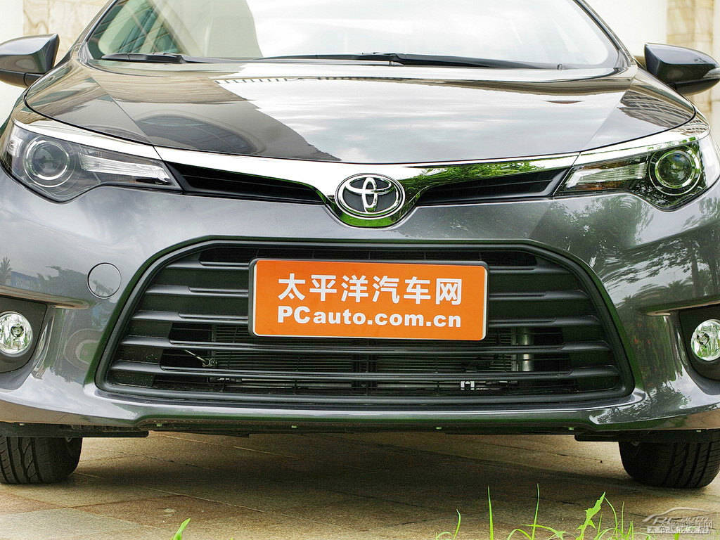 鎢金灰雷凌車頭外觀圖片