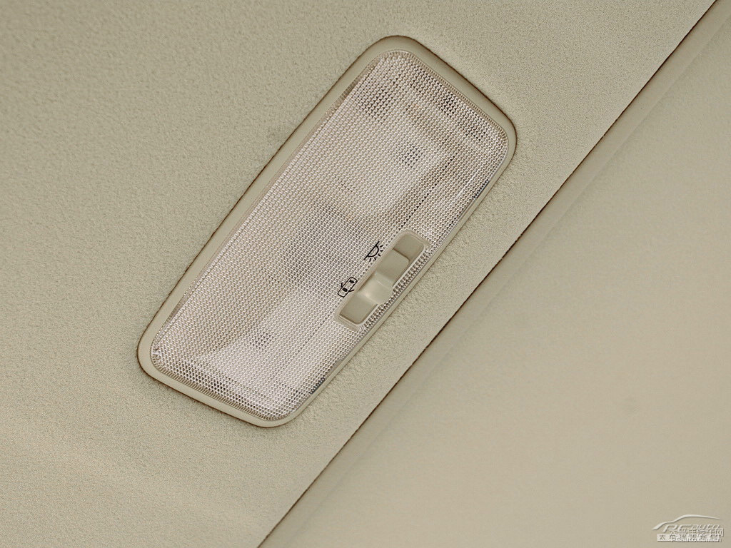 鎢金灰雷凌車廂內飾圖片