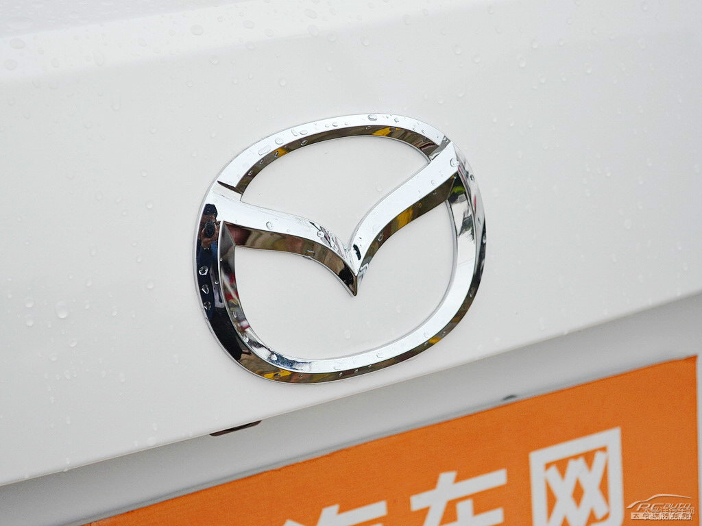 珠光白馬自達(dá)3 昂克賽拉車尾外觀圖片