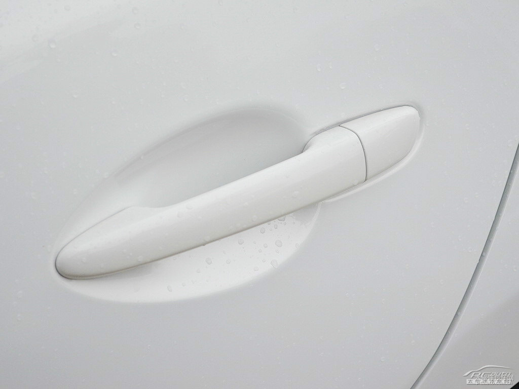 珠光白馬自達3 昂克賽拉車身外觀圖片