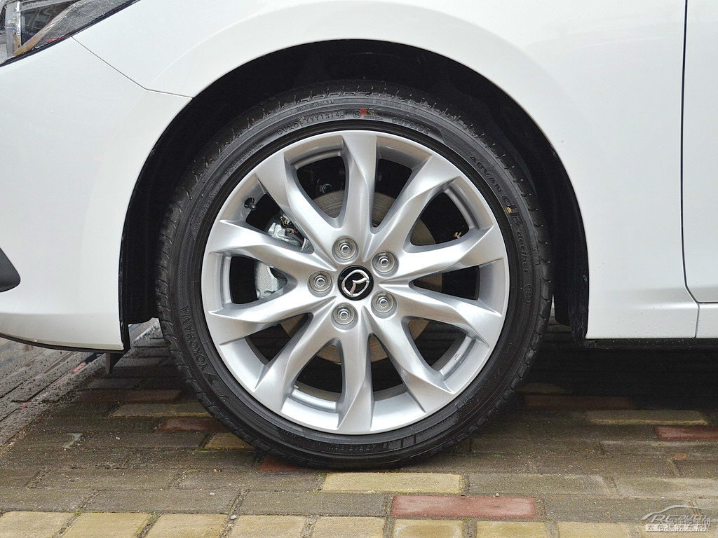 珠光白馬自達(dá)3 昂克賽拉車身外觀圖片