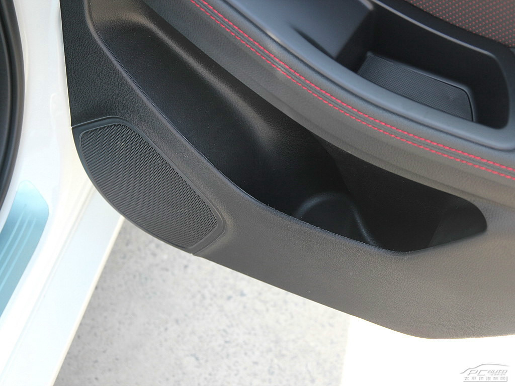 奔騰B70空間高清大圖