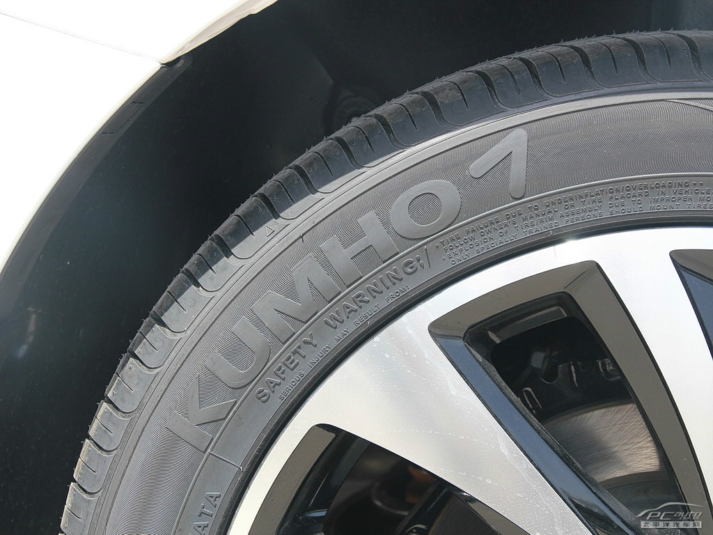 奔騰B70細節(jié)高清大圖