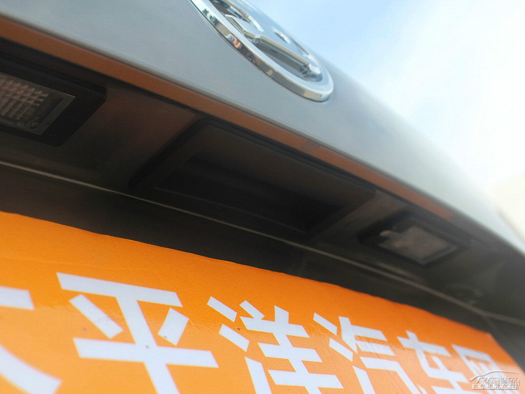 潮流灰明銳車尾外觀圖片