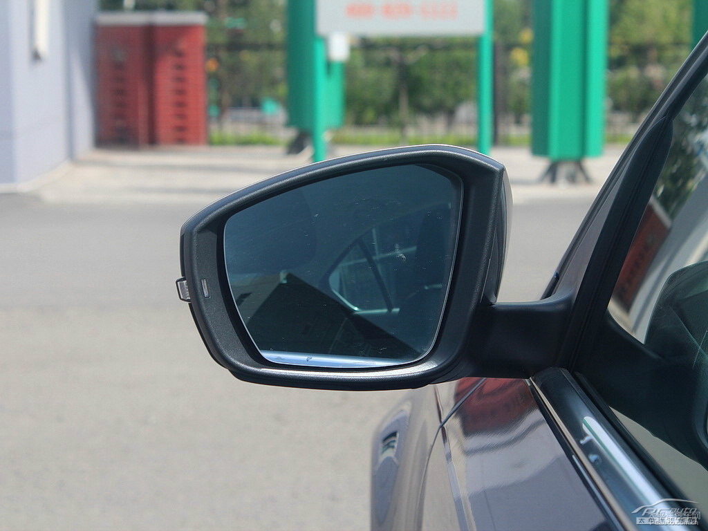 潮流灰明銳車身外觀圖片