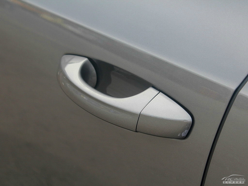 潮流灰明銳車(chē)身外觀圖片
