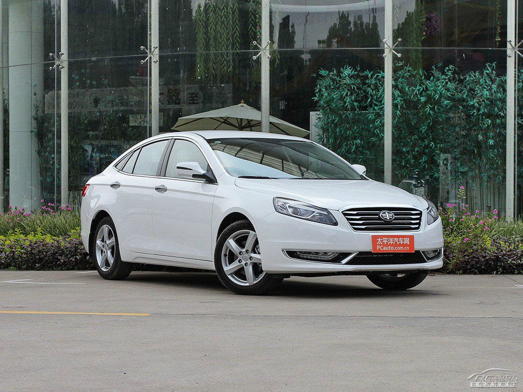 北極白奔騰B70整車外觀外觀圖片