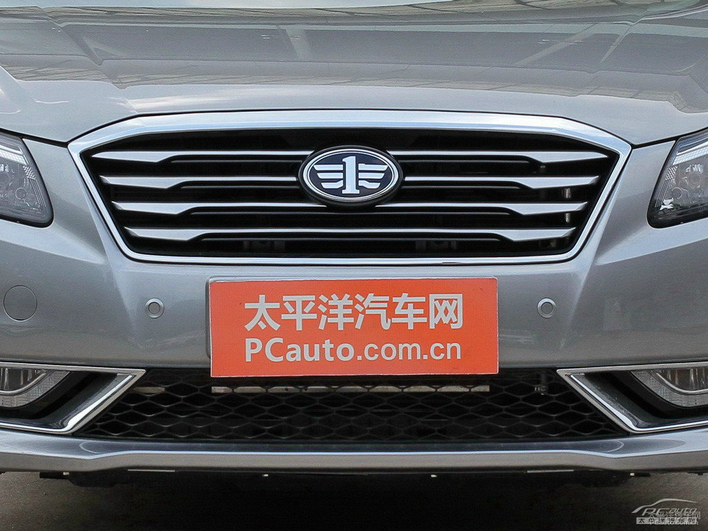 流星灰奔騰B70車頭外觀圖片