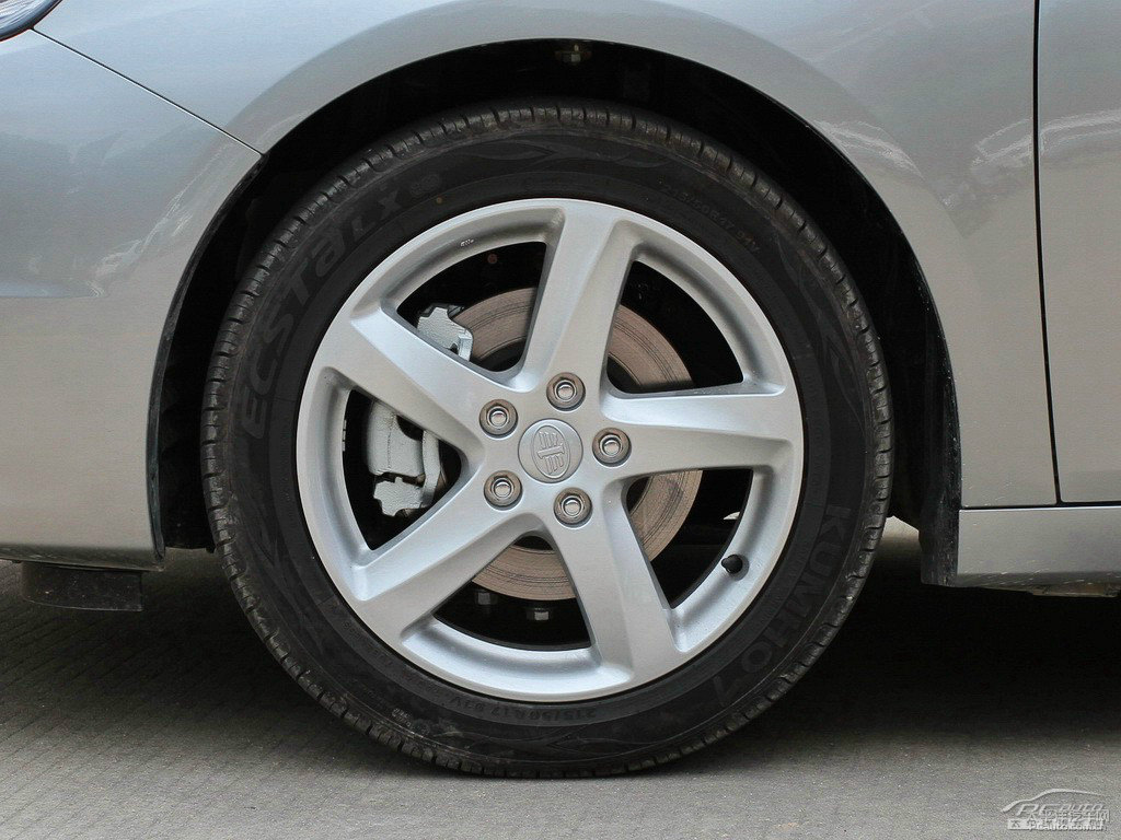 流星灰奔騰B70車身外觀圖片
