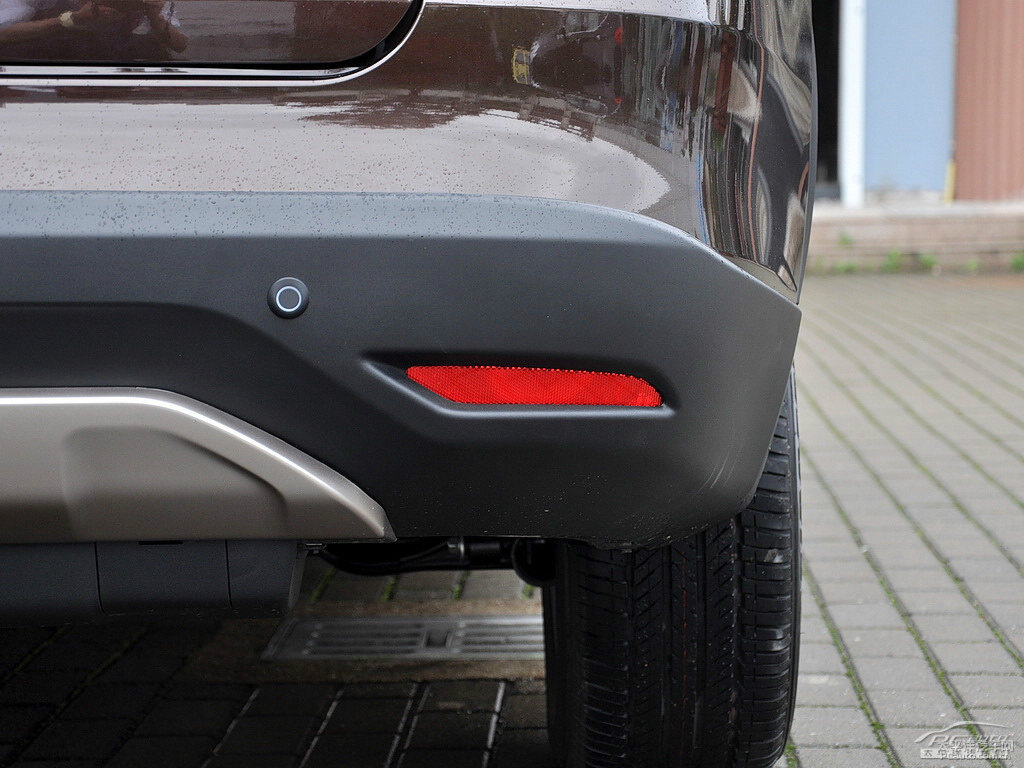 ǹ̴{ǽ݃(yu)6 SUV܇β^DƬ