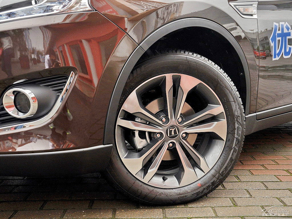 ǹ̴{ǽ݃(yu)6 SUV܇^DƬ