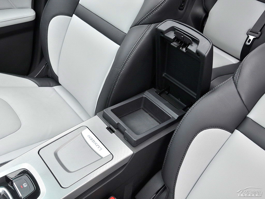 ǹ̴{ǽ݃(yu)6 SUV(ch)ggDƬ