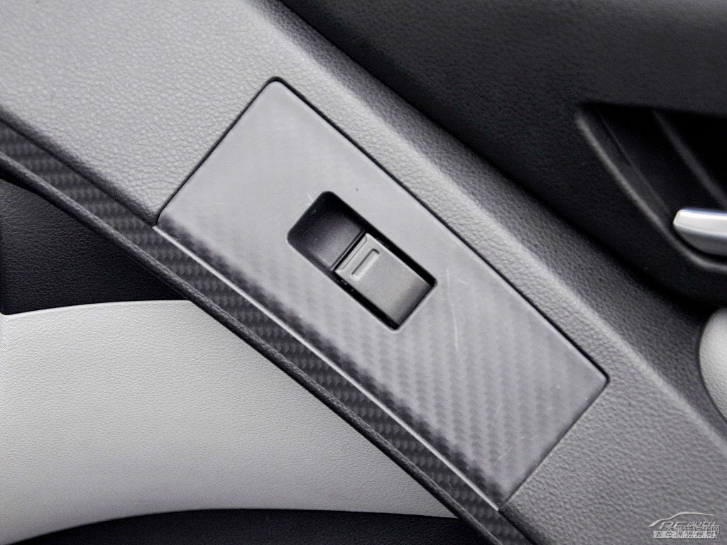 ǹ̴{ǽ݃(yu)6 SUV܇(ni)DƬ