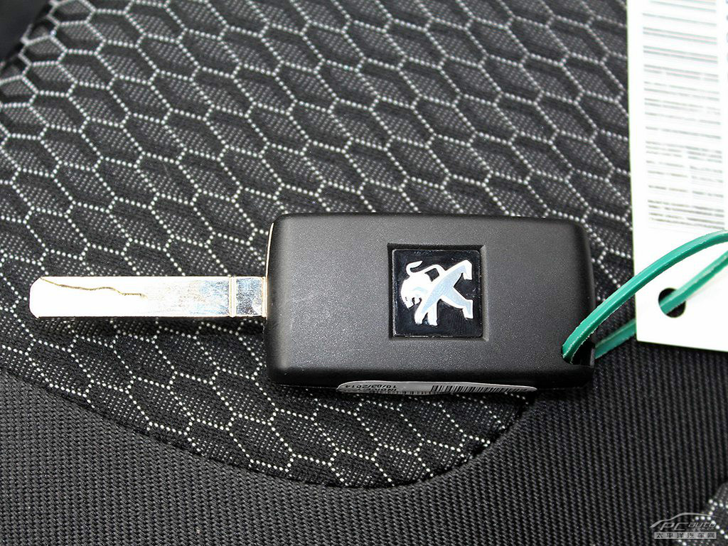 標致308細節(jié)高清大圖