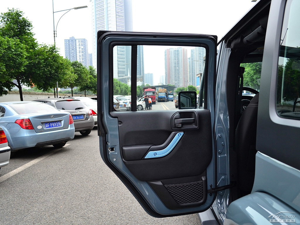 牧馬人內(nèi)飾高清大圖