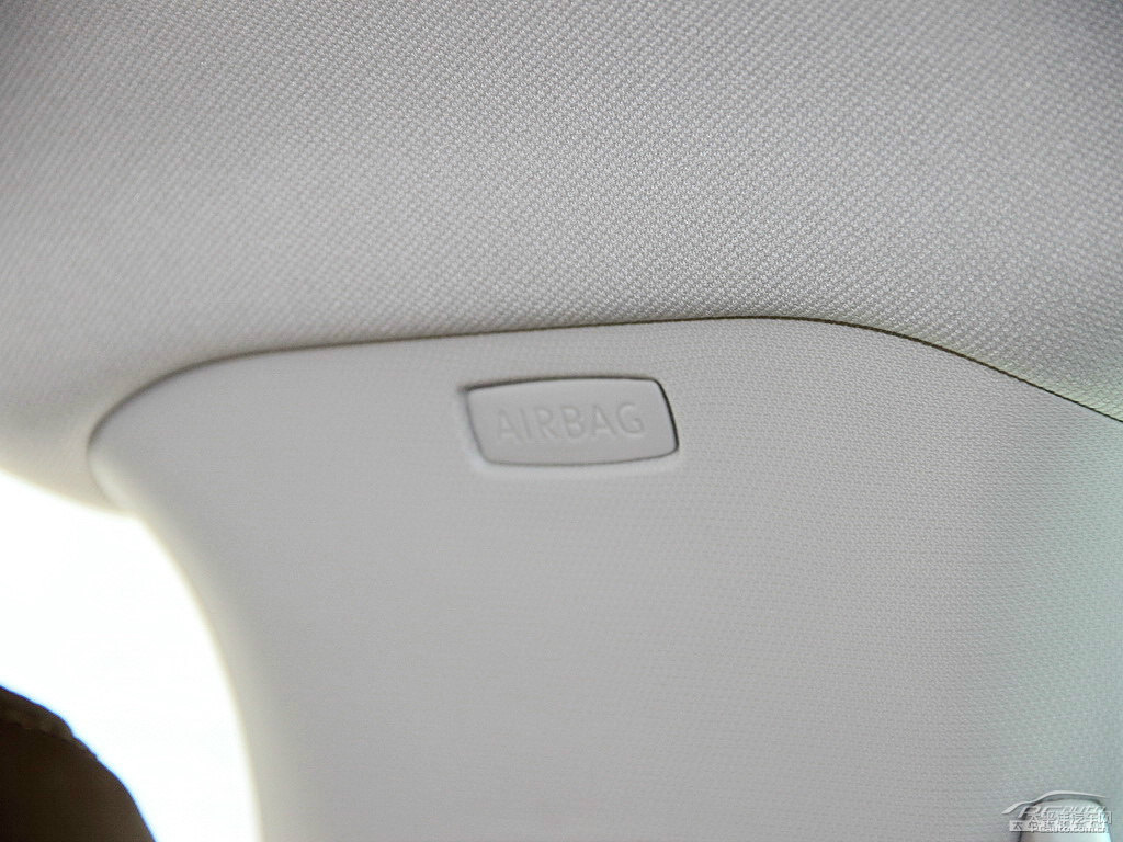 鉑銀帕薩特車廂內(nèi)飾圖片