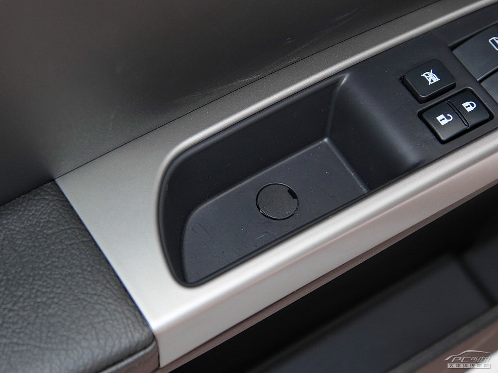 東風(fēng)風(fēng)神S30空間高清大圖