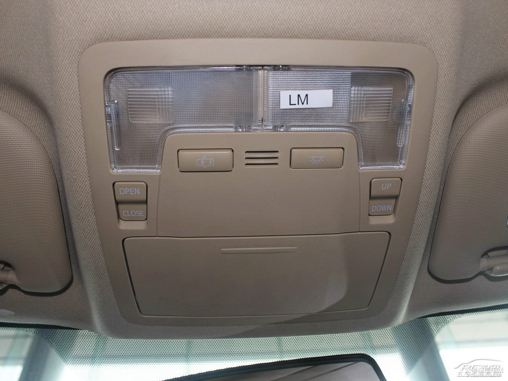 灰色卡羅拉車廂內(nèi)飾圖片