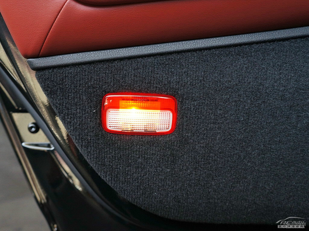 ƺծa(chn)GT-R܇(ni)DƬ