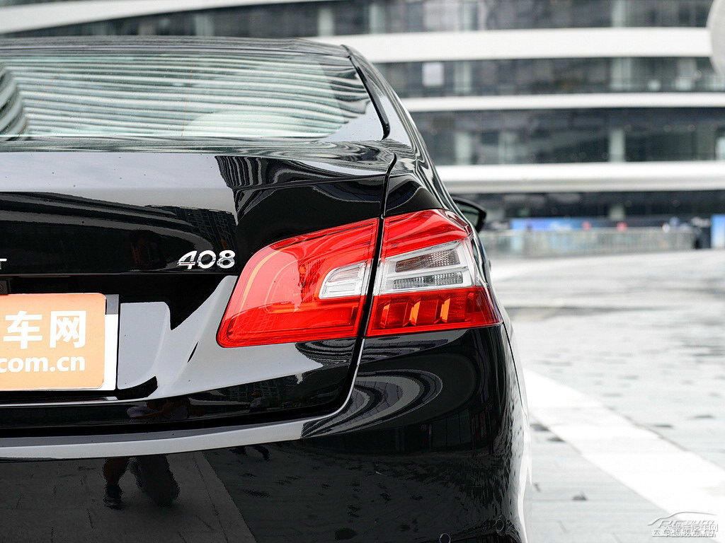 碳晶黑標(biāo)致408車尾外觀圖片