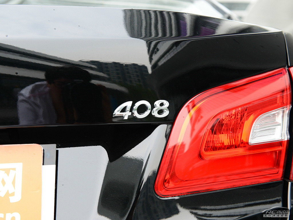 碳晶黑標(biāo)致408車尾外觀圖片