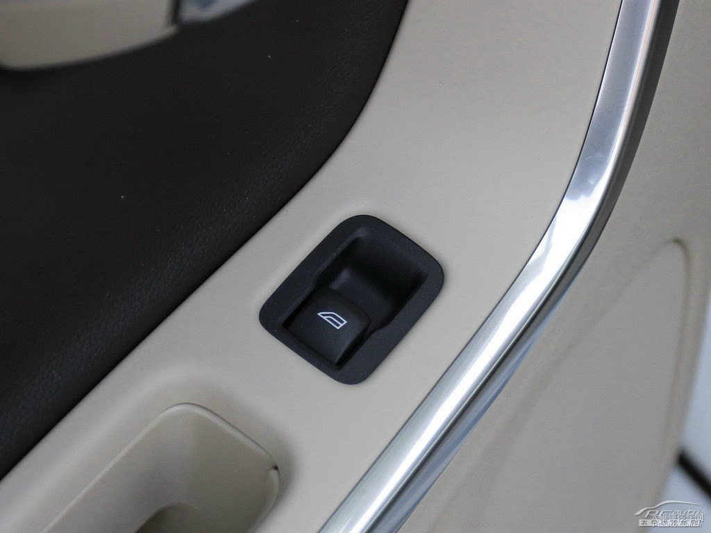 水晶白沃爾沃S60車廂內(nèi)飾圖片